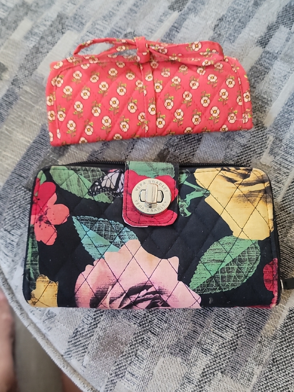 VERA BRADLEY WALLET JEWELERY HOLDER